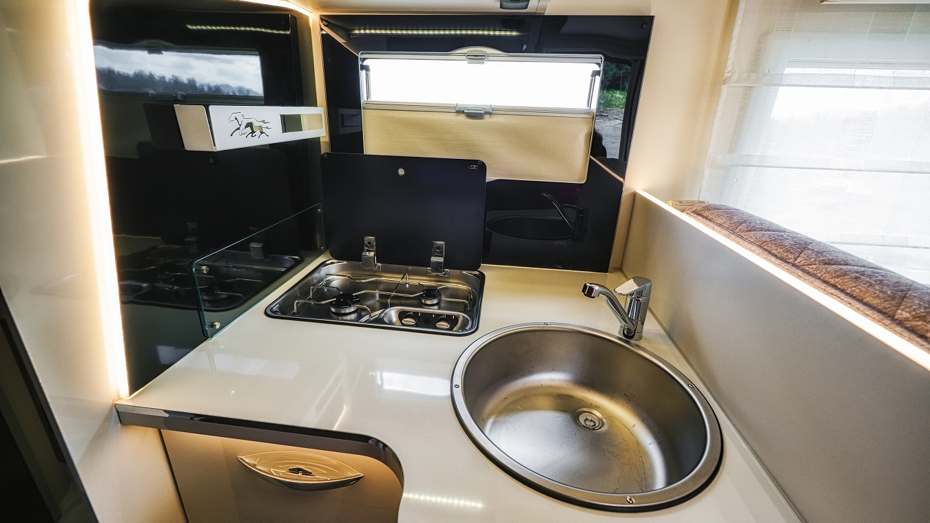 karavan na prenájom, luxusný karavan, autokaravan na prenájom